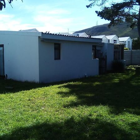 Hermanus Flower House Villa ภายนอก รูปภาพ