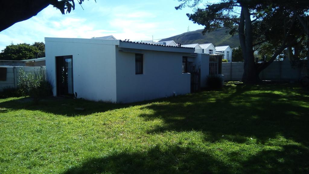 Hermanus Flower House Villa ภายนอก รูปภาพ