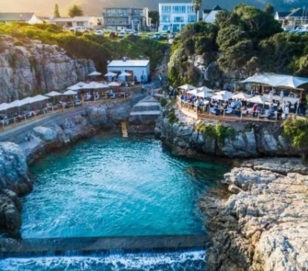 Hermanus Flower House Villa ภายนอก รูปภาพ